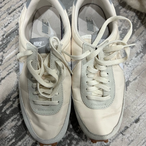 Nike size 8.5 women’s - Picture 2 of 4